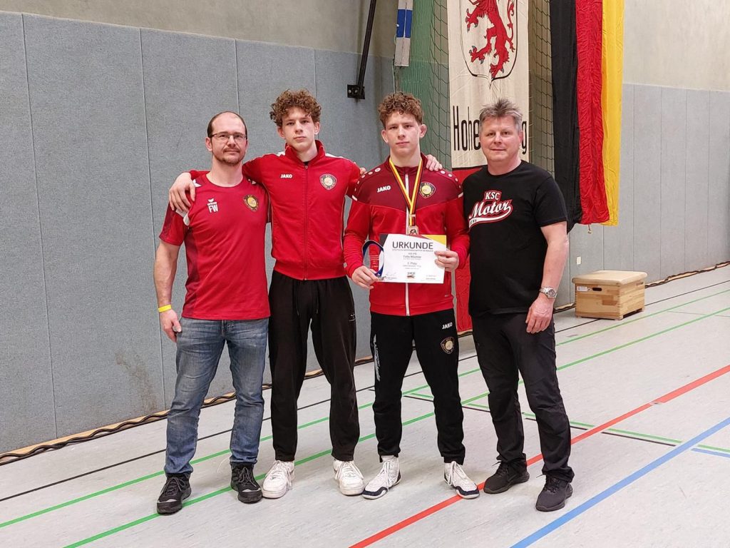 Felix und Fabian Wächter mit dem KSC-Team bei der Deutschen Meisterschaft U20 2026 in Hagen